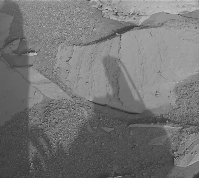 Sol 3871: Mast Camera (Mastcam)