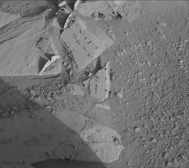 Sol 3871: Mast Camera (Mastcam)