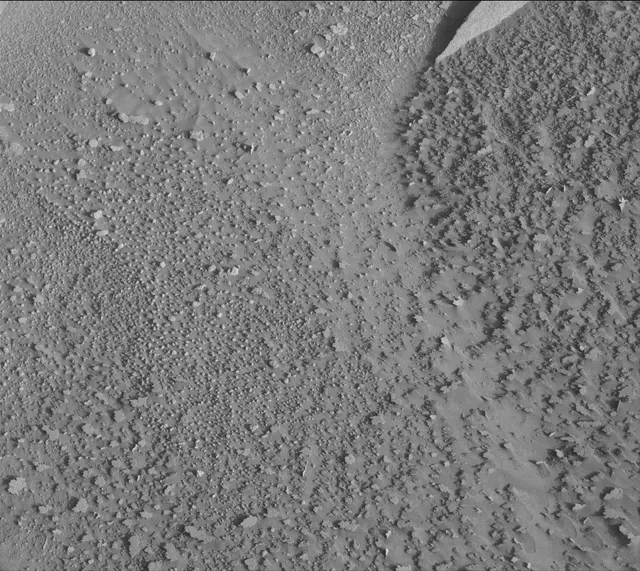 Sol 3871: Mast Camera (Mastcam)