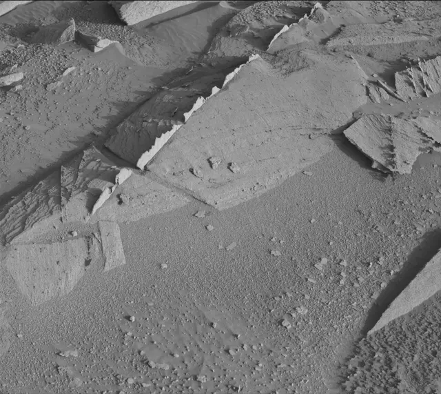 Sol 3871: Mast Camera (Mastcam)