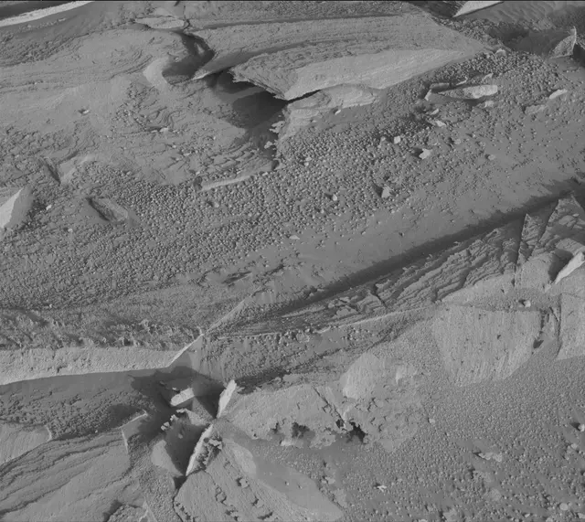 Sol 3871: Mast Camera (Mastcam)
