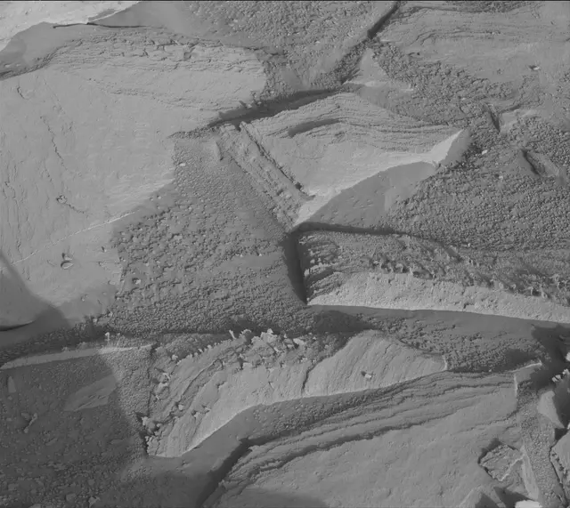 Sol 3871: Mast Camera (Mastcam)