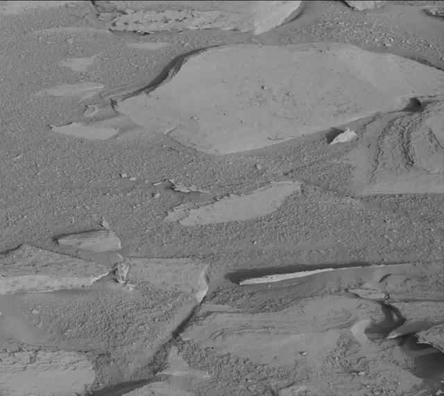 Sol 3871: Mast Camera (Mastcam)