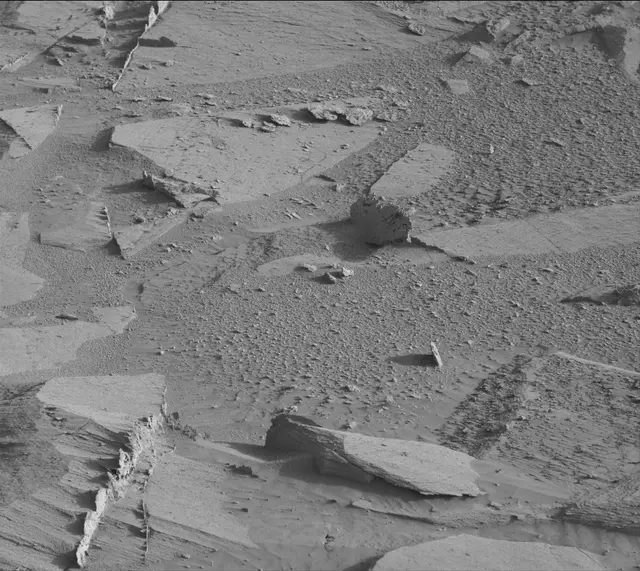 Sol 3871: Mast Camera (Mastcam)