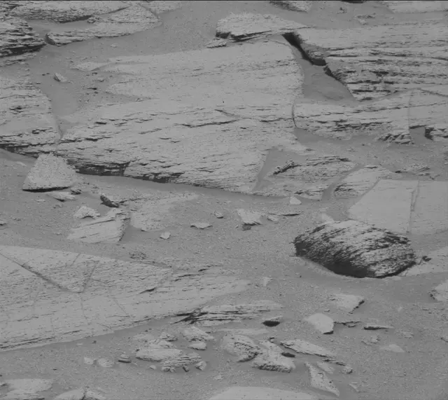 Sol 3871: Mast Camera (Mastcam)
