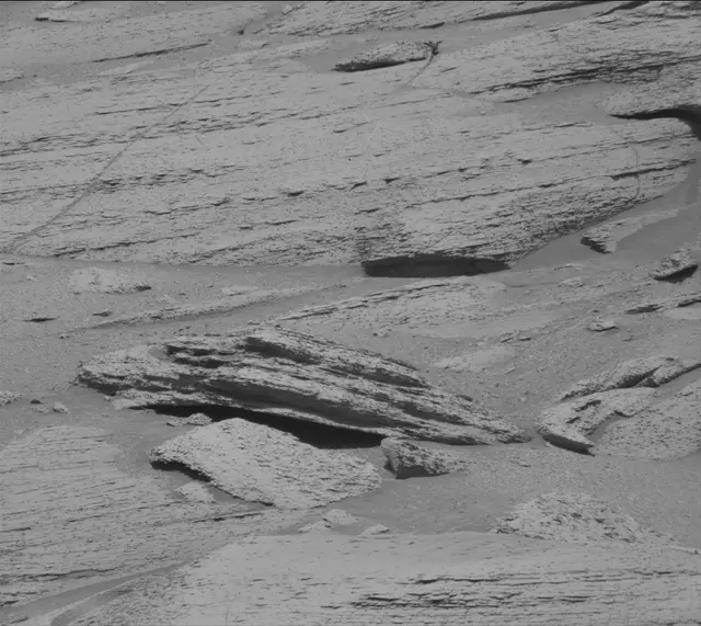 Sol 3871: Mast Camera (Mastcam)
