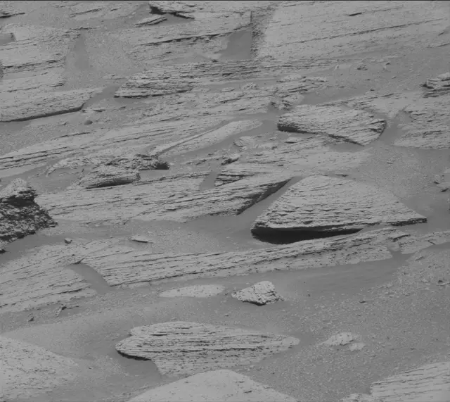 Sol 3871: Mast Camera (Mastcam)