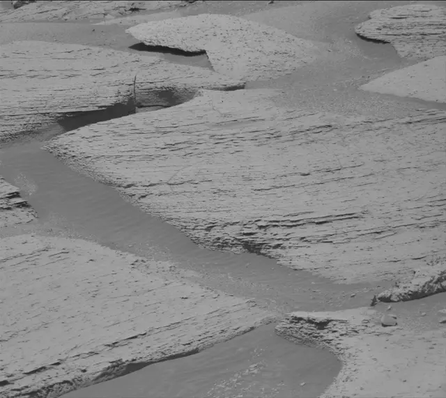 Sol 3871: Mast Camera (Mastcam)