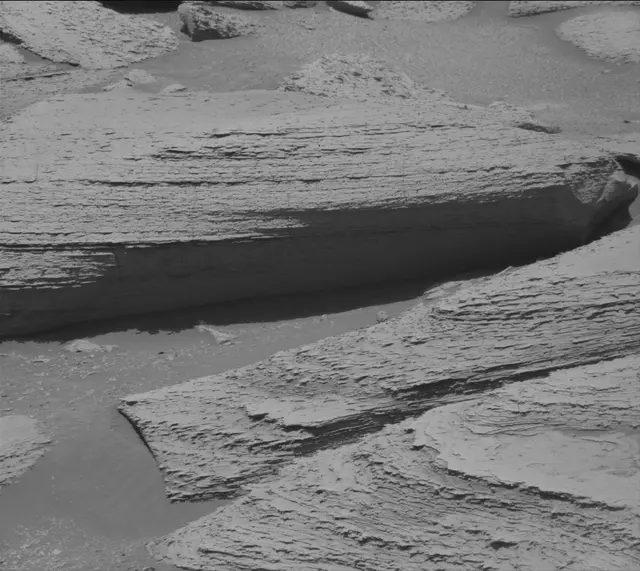 Sol 3871: Mast Camera (Mastcam)