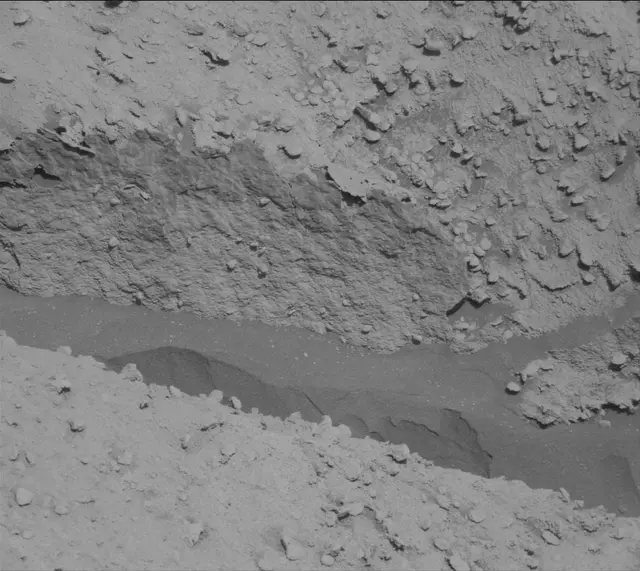 Sol 3871: Mast Camera (Mastcam)