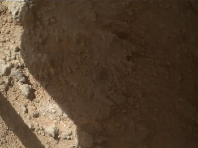 Sol 3871: Mars Hand Lens Imager (MAHLI)