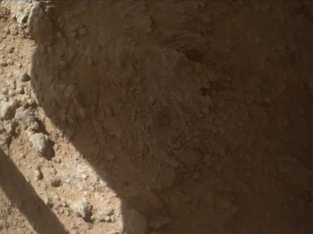 Sol 3871: Mars Hand Lens Imager (MAHLI)