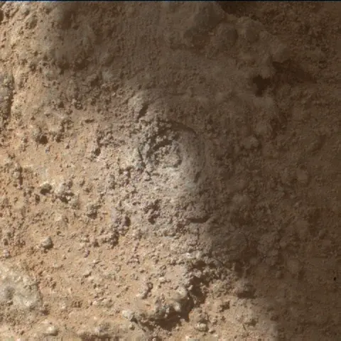 Sol 3871: Mars Hand Lens Imager (MAHLI)