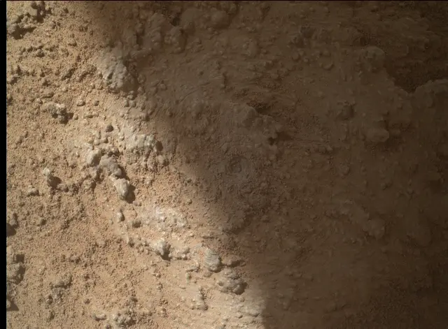 Sol 3871: Mars Hand Lens Imager (MAHLI)