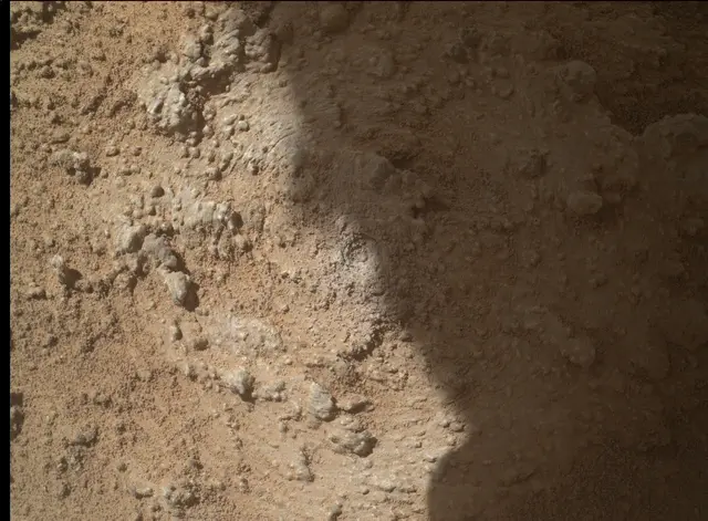 Sol 3871: Mars Hand Lens Imager (MAHLI)