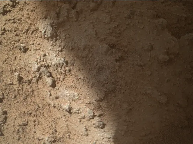 Sol 3871: Mars Hand Lens Imager (MAHLI)