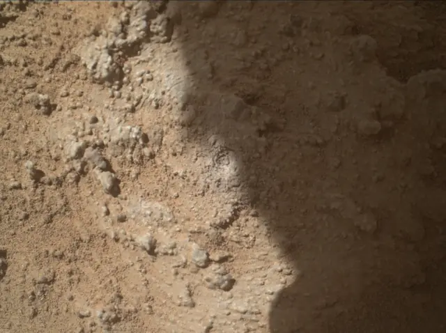 Sol 3871: Mars Hand Lens Imager (MAHLI)