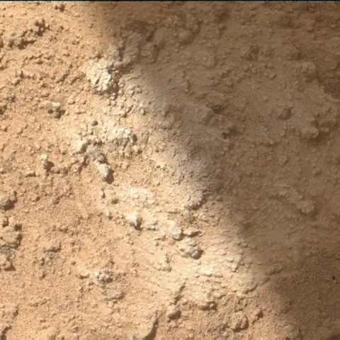 Sol 3871: Mars Hand Lens Imager (MAHLI)