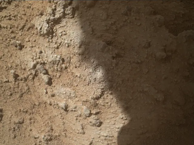 Sol 3871: Mars Hand Lens Imager (MAHLI)