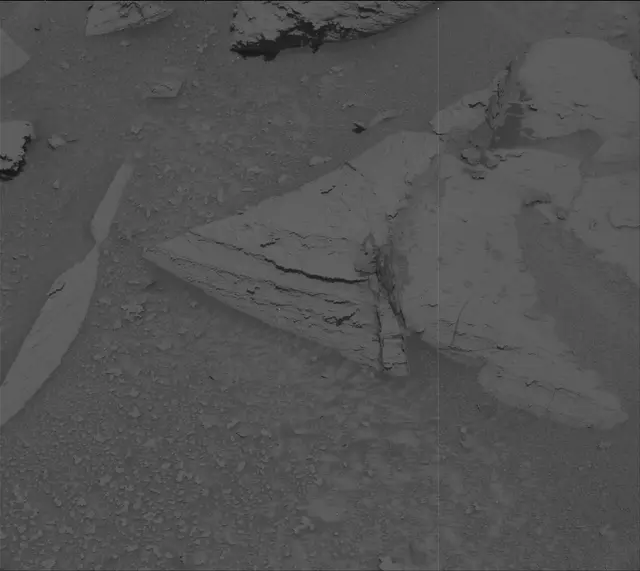 Sol 3873: Mast Camera (Mastcam)