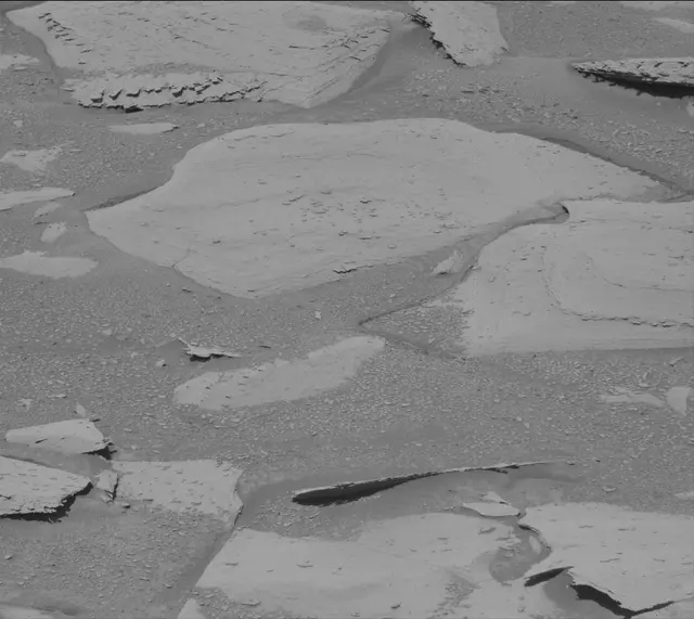 Sol 3873: Mast Camera (Mastcam)