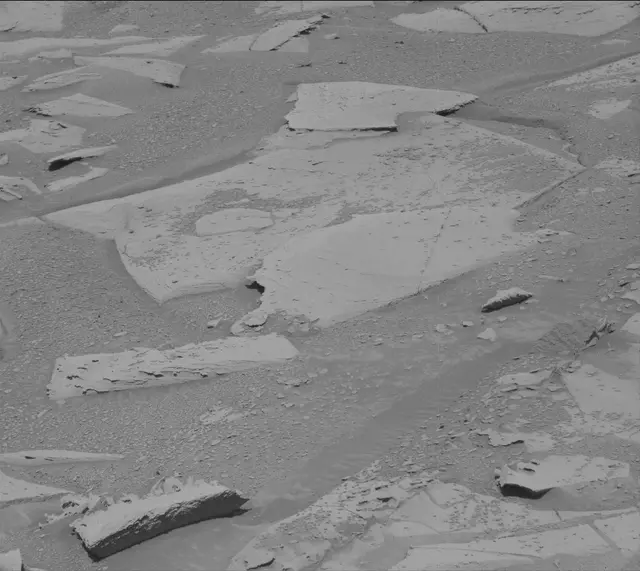 Sol 3873: Mast Camera (Mastcam)
