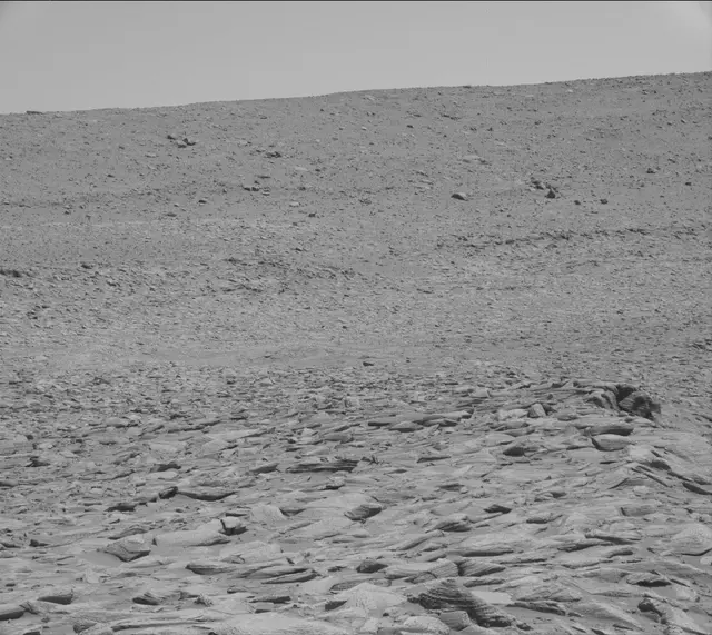 Sol 3873: Mast Camera (Mastcam)