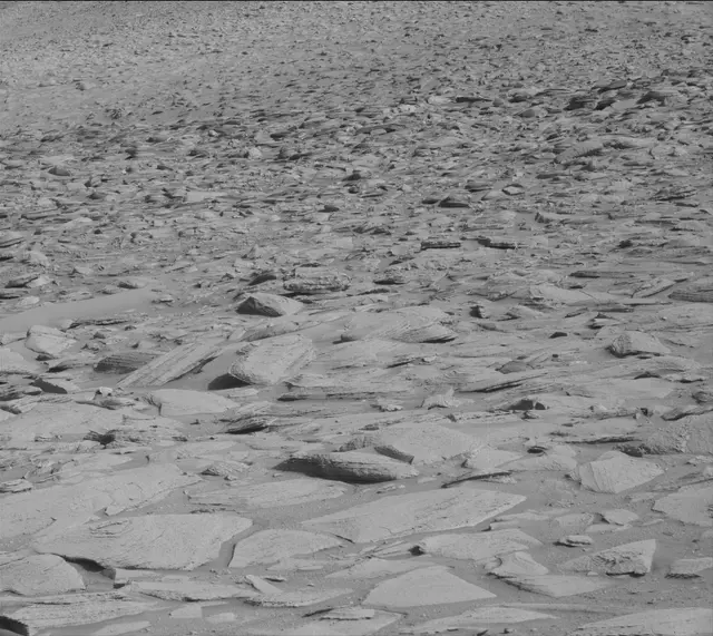 Sol 3873: Mast Camera (Mastcam)