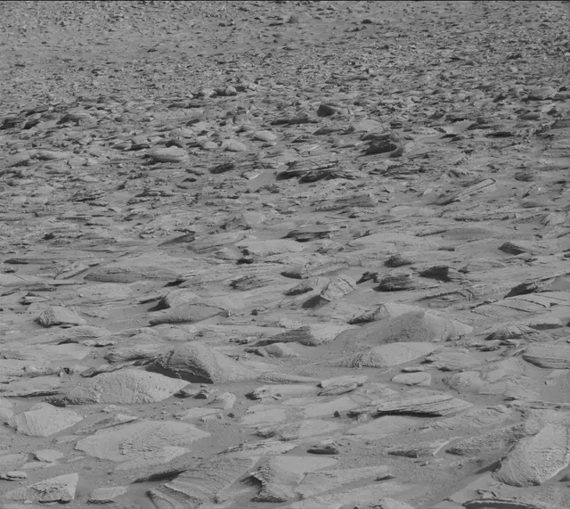 Sol 3873: Mast Camera (Mastcam)