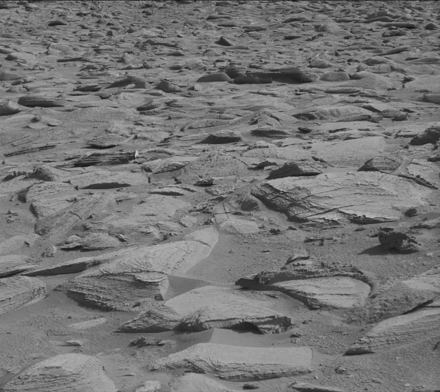 Sol 3873: Mast Camera (Mastcam)