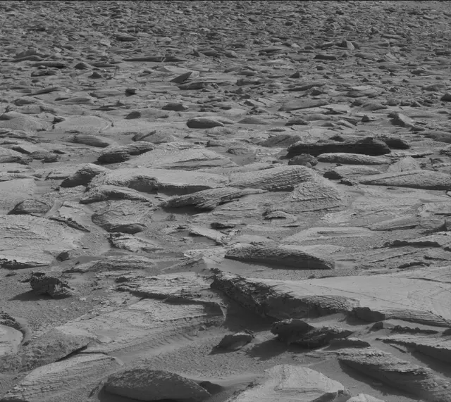 Sol 3873: Mast Camera (Mastcam)