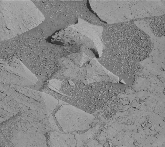 Sol 3873: Mast Camera (Mastcam)