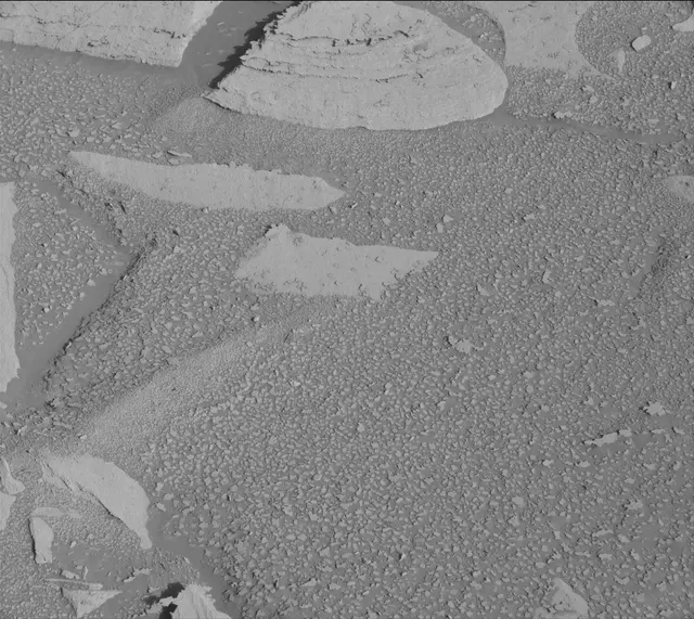 Sol 3873: Mast Camera (Mastcam)