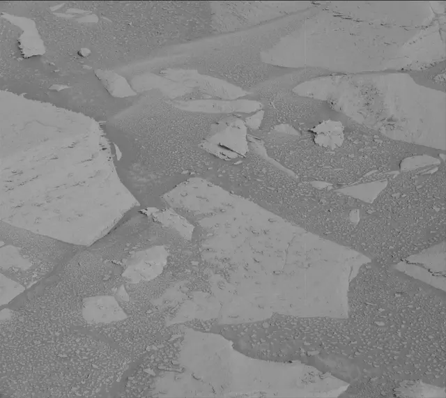 Sol 3873: Mast Camera (Mastcam)
