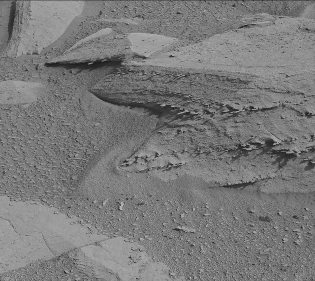 Sol 3873: Mast Camera (Mastcam)