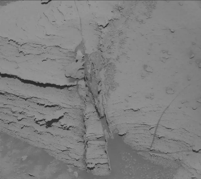 Sol 3873: Mast Camera (Mastcam)