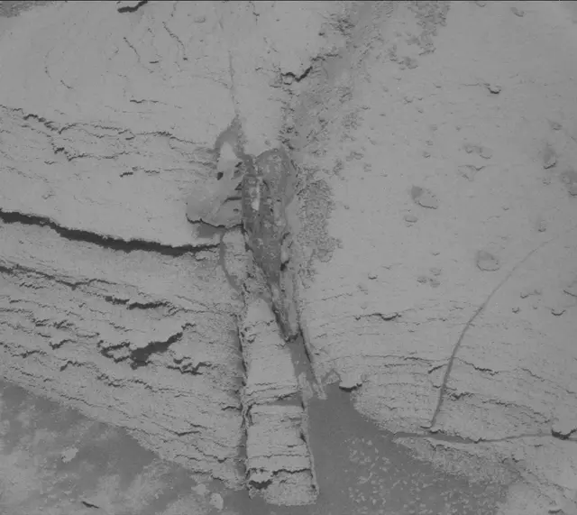 Sol 3873: Mast Camera (Mastcam)