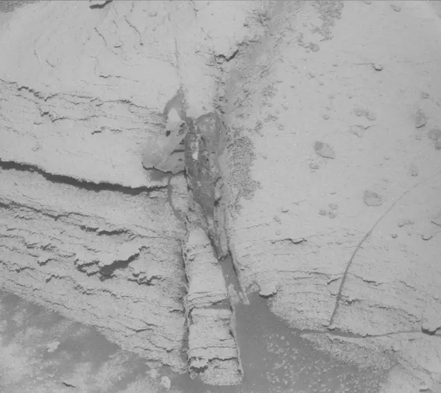 Sol 3873: Mast Camera (Mastcam)