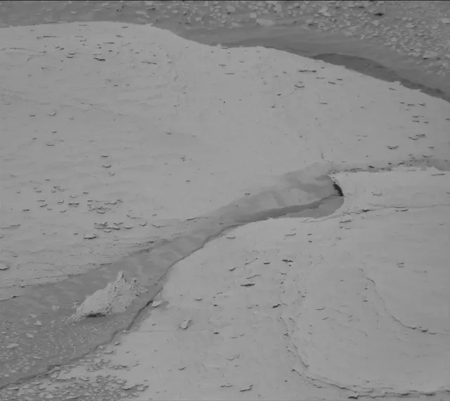 Sol 3873: Mast Camera (Mastcam)