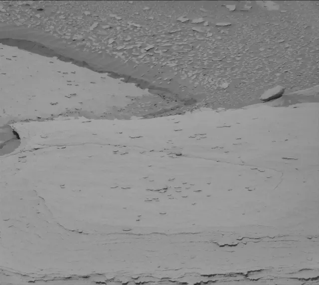 Sol 3873: Mast Camera (Mastcam)