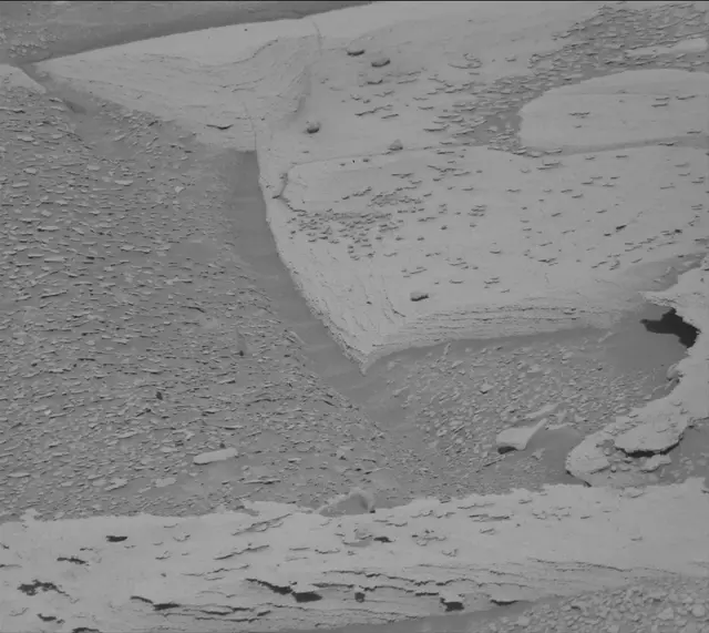 Sol 3873: Mast Camera (Mastcam)