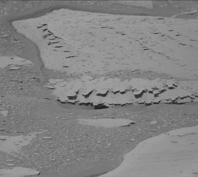 Sol 3873: Mast Camera (Mastcam)