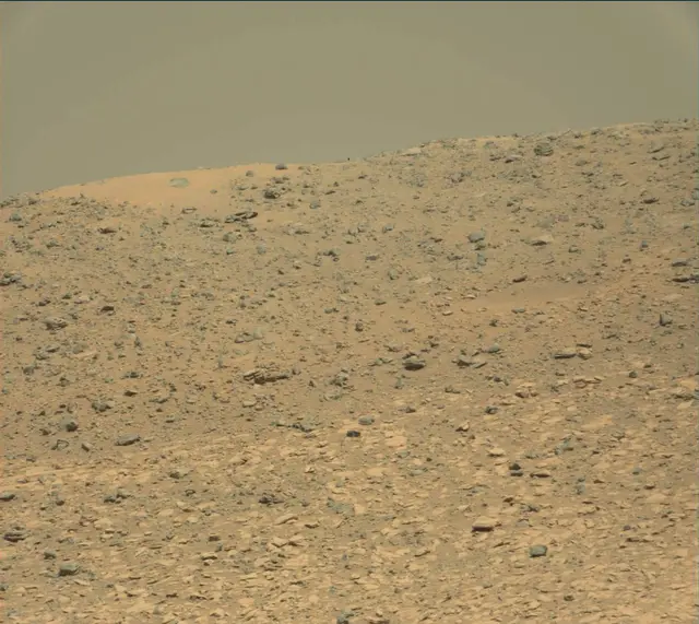 Sol 3873: Mast Camera (Mastcam)