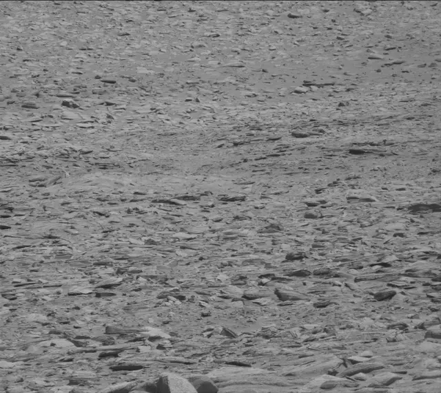 Sol 3873: Mast Camera (Mastcam)
