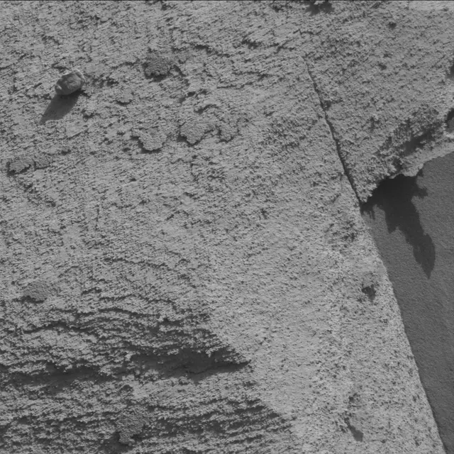 Sol 3873: Mast Camera (Mastcam)
