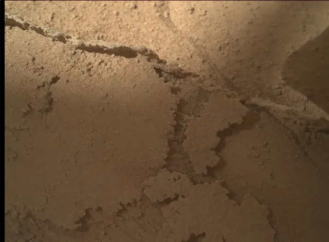 Sol 3873: Mars Hand Lens Imager (MAHLI)