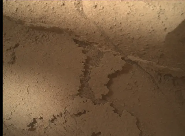 Sol 3873: Mars Hand Lens Imager (MAHLI)