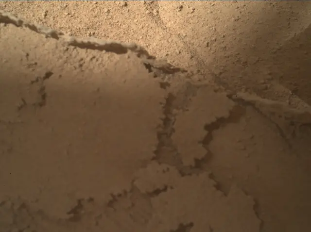 Sol 3873: Mars Hand Lens Imager (MAHLI)