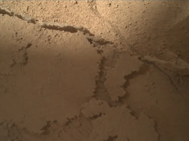 Sol 3873: Mars Hand Lens Imager (MAHLI)