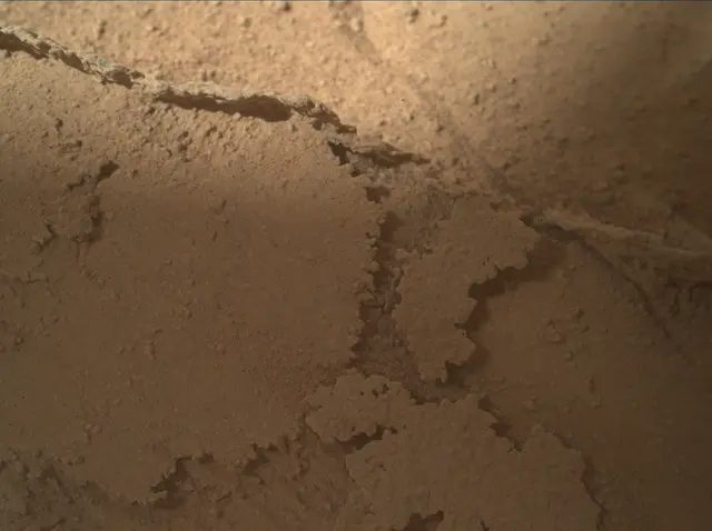 Sol 3873: Mars Hand Lens Imager (MAHLI)